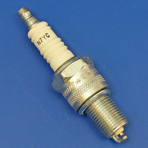 Champion N9YC Spark Plug – M14×1.25, 19 mm Reach, 0.9 mm Gap