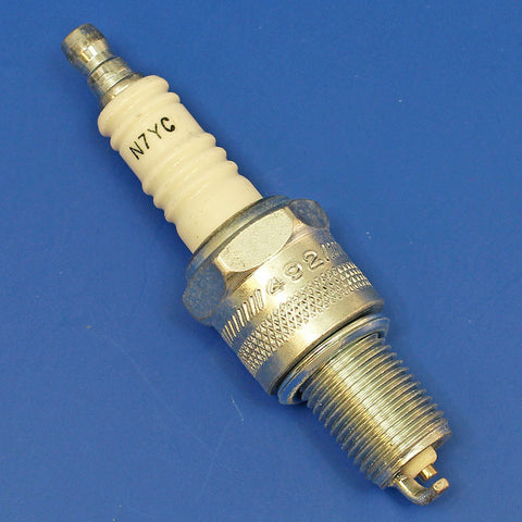 Champion N9YC Spark Plug – M14×1.25, 19 mm Reach, 0.9 mm Gap